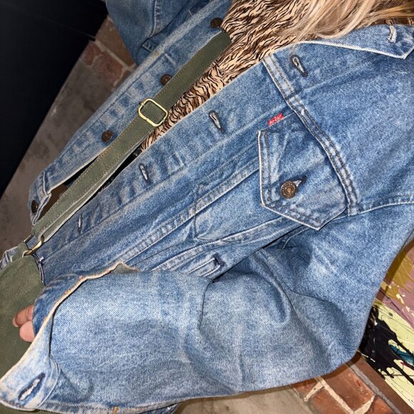 Vintage Levi's Jean Jacket Sz 44 - Picture 1 of 8